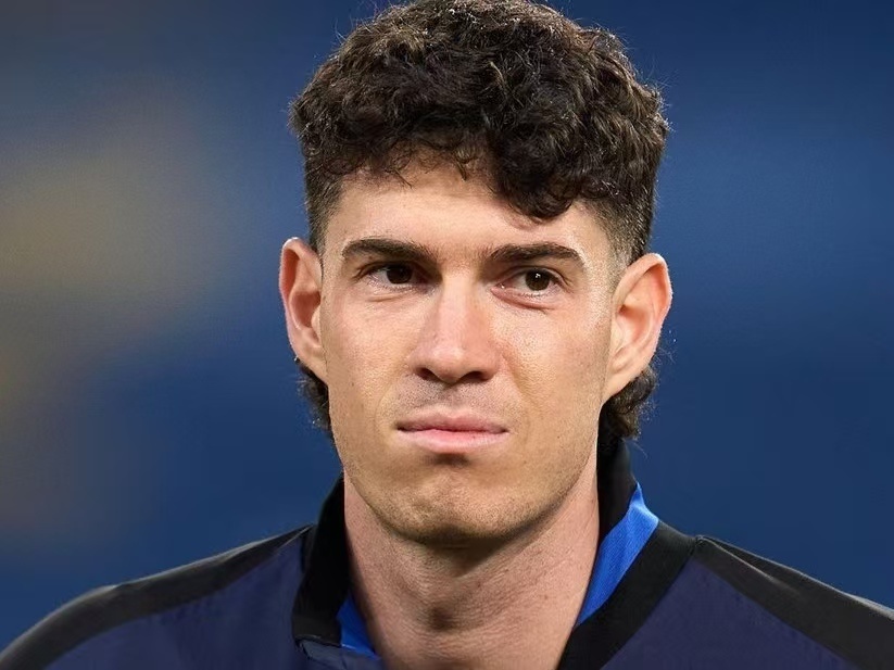 蓉城球迷怒了！刷屏官微声援韦世豪：若不强硬回击将看不起俱乐部